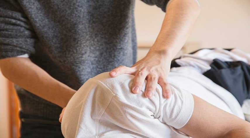 how do chiropractors know where to adjust