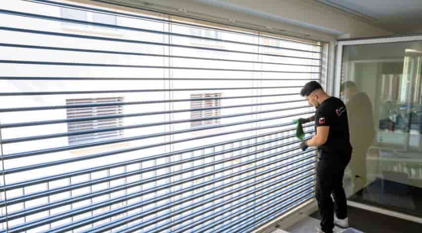 How to Clean Your Blinds with Laundry Detergent